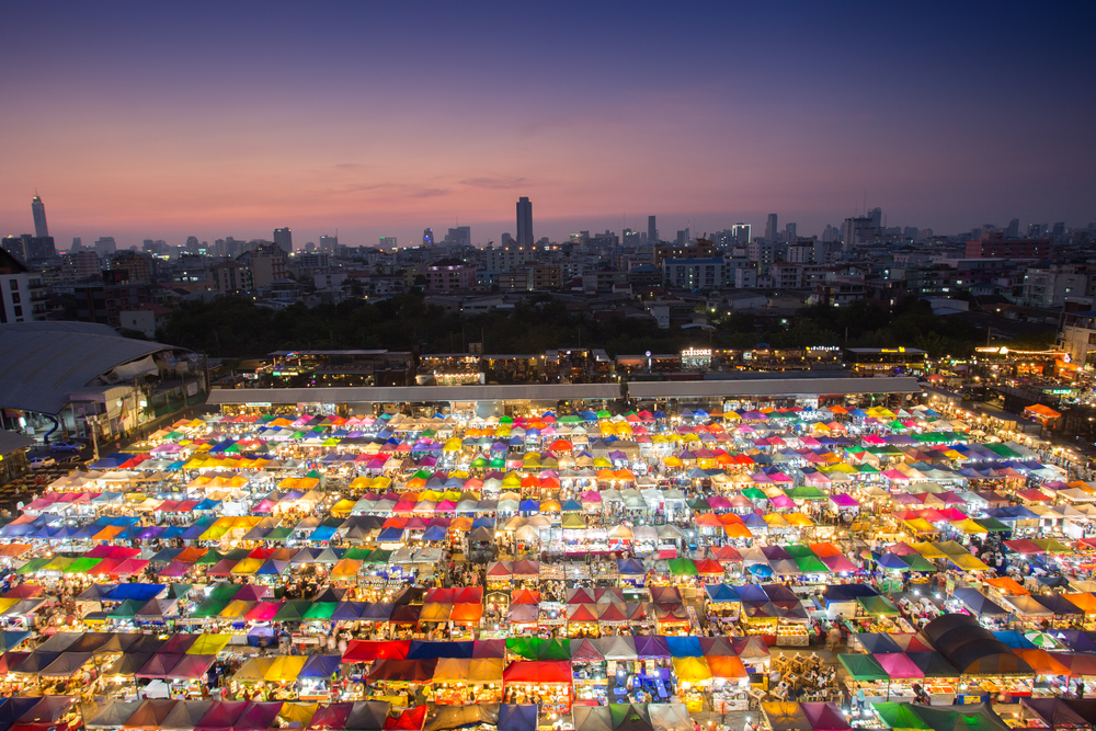 Rot Fai Market in Bangkok
