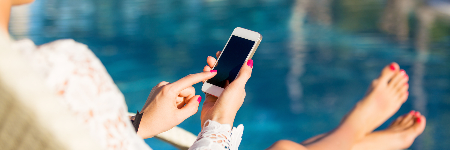 woman-mobile-pool